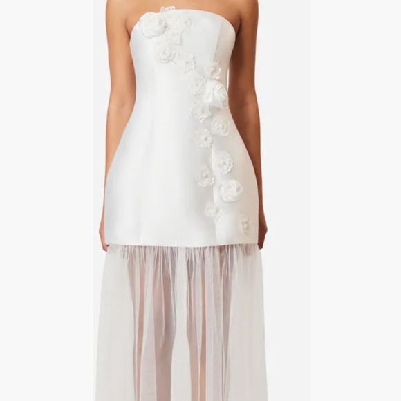 Elliatt Oleander Floral Appliqué Strapless Dress with Removable Skirt - Picture 1 of 4